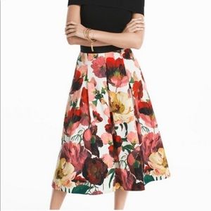 ❌FINALE SALE❌WHBM Floral Spring Skirt